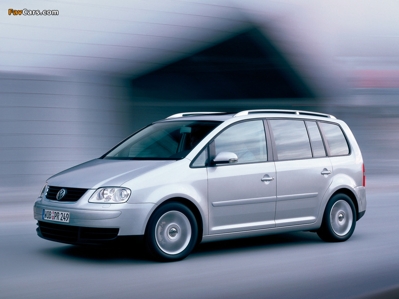 Images of Volkswagen Touran 2003–06 (800 x 600)