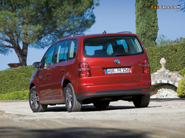 Images of Volkswagen Touran 2006–10 (640 x 480)
