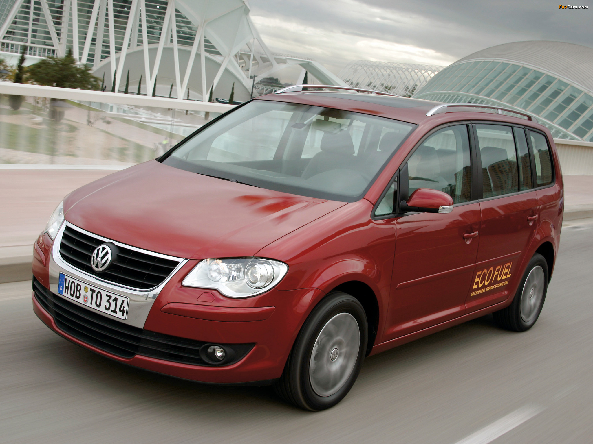 Images of Volkswagen Touran EcoFuel 2007–10 (2048 x 1536)