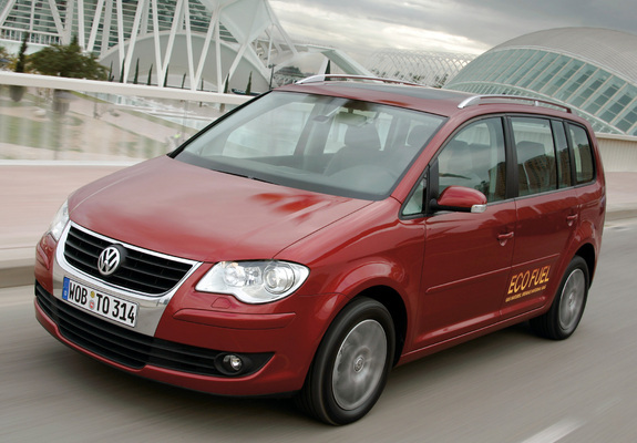 Images of Volkswagen Touran EcoFuel 2007–10