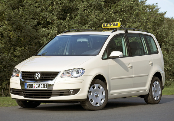 Images of Volkswagen Touran EcoFuel Taxi 2007–10