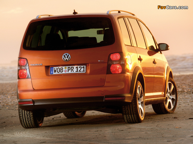 Images of Volkswagen CrossTouran 2007 (640 x 480)