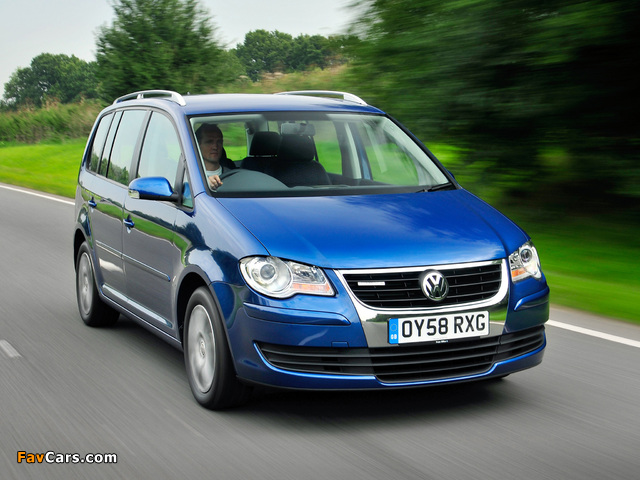 Images of Volkswagen Touran BlueMotion 2008–10 (640 x 480)