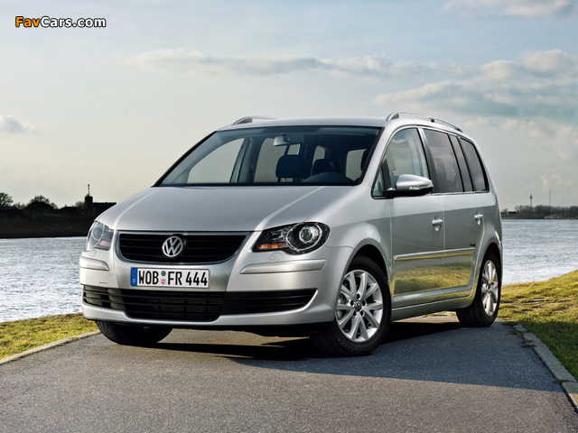 Images of Volkswagen Touran Freestyle 2009 (640 x 480)