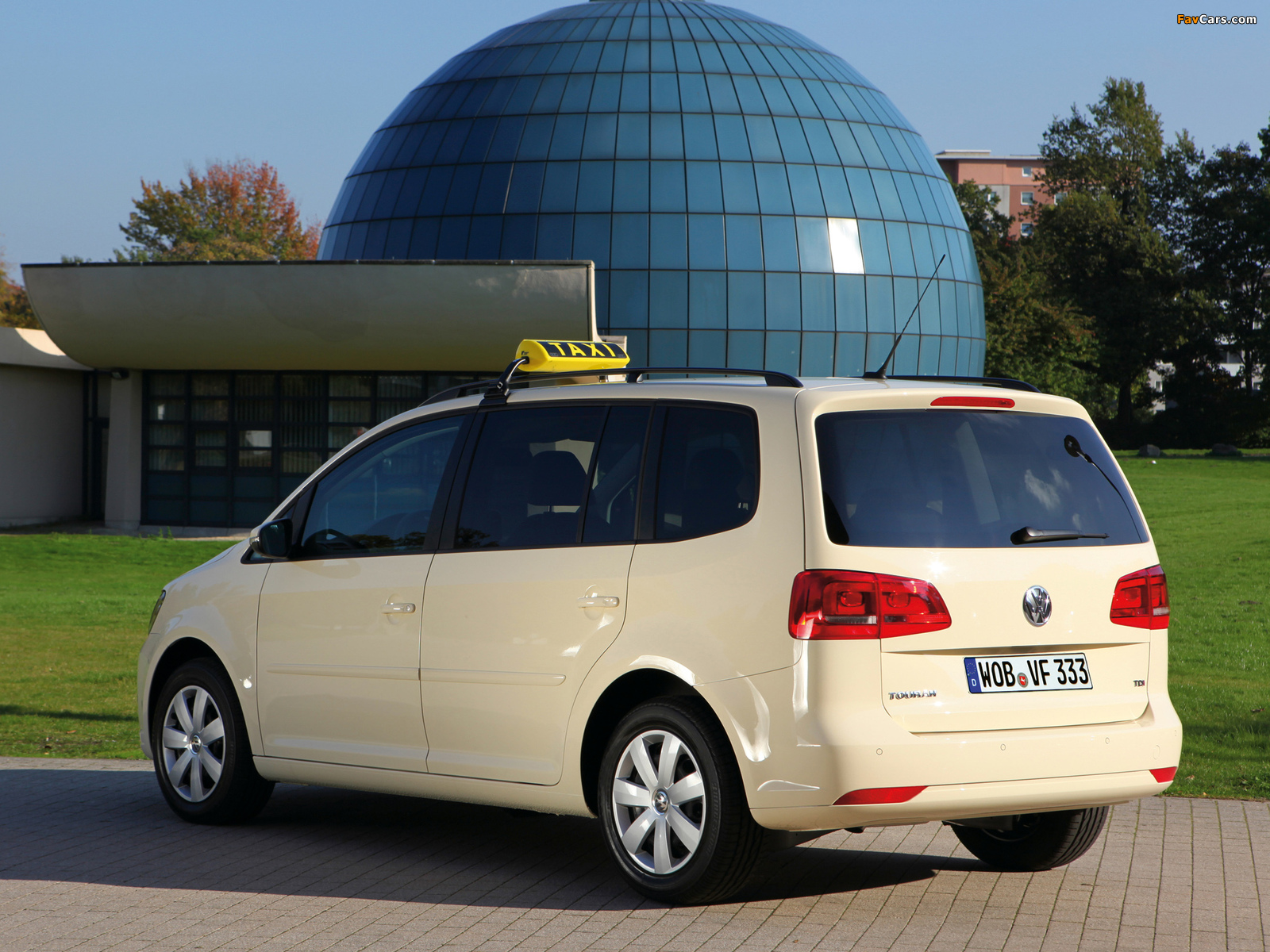Images of Volkswagen Touran Taxi 2010 (1600 x 1200)
