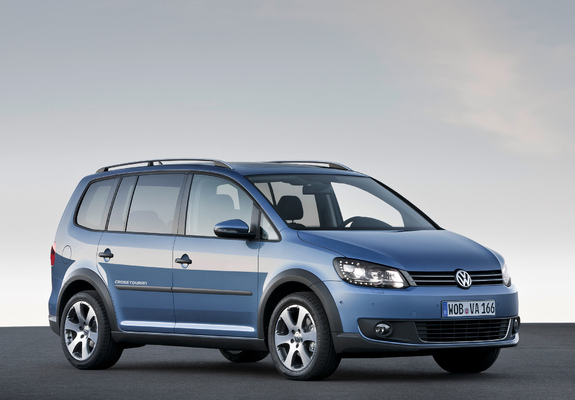 Images of Volkswagen CrossTouran 2010