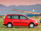 Photos of Volkswagen Touran ZA-spec 2003–06