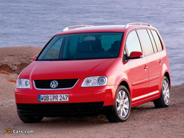 Photos of Volkswagen Touran 2003–06 (640 x 480)