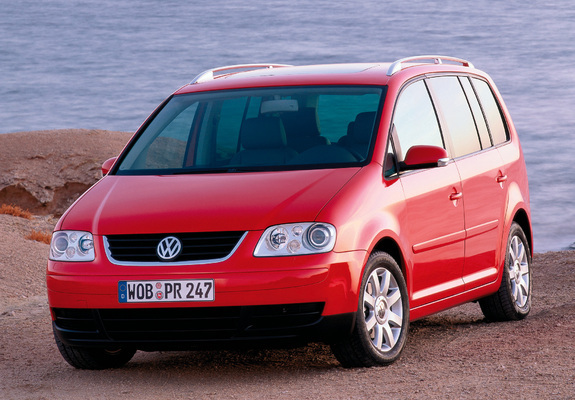 Photos of Volkswagen Touran 2003–06