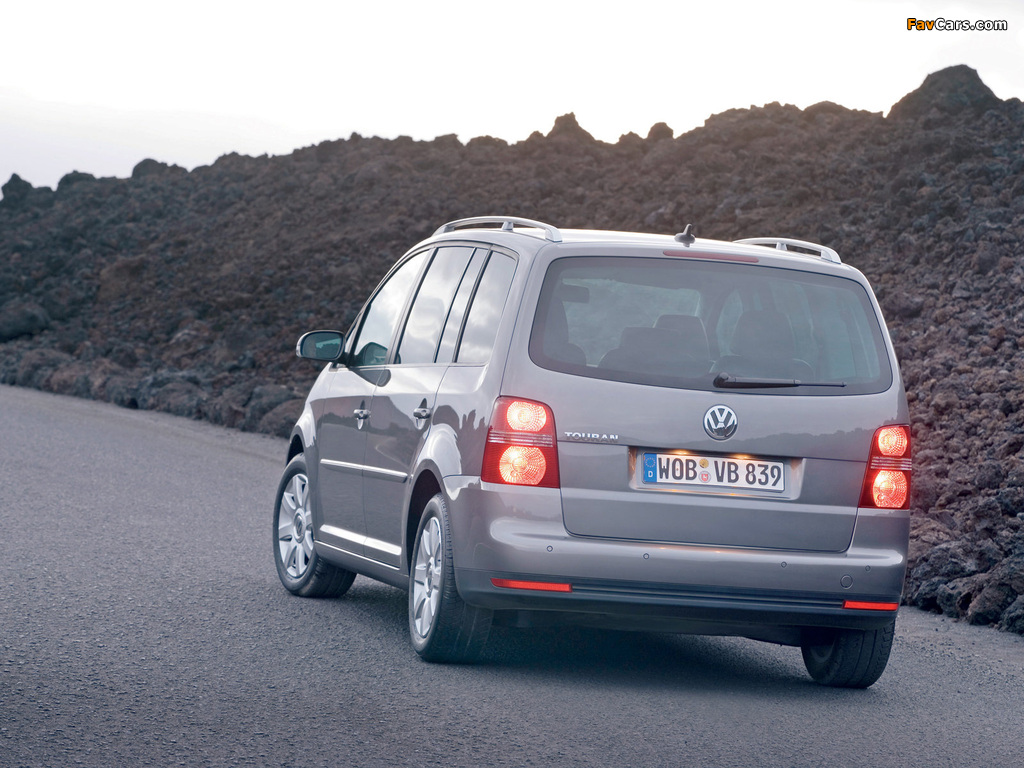 Photos of Volkswagen Touran 2006–10 (1024 x 768)