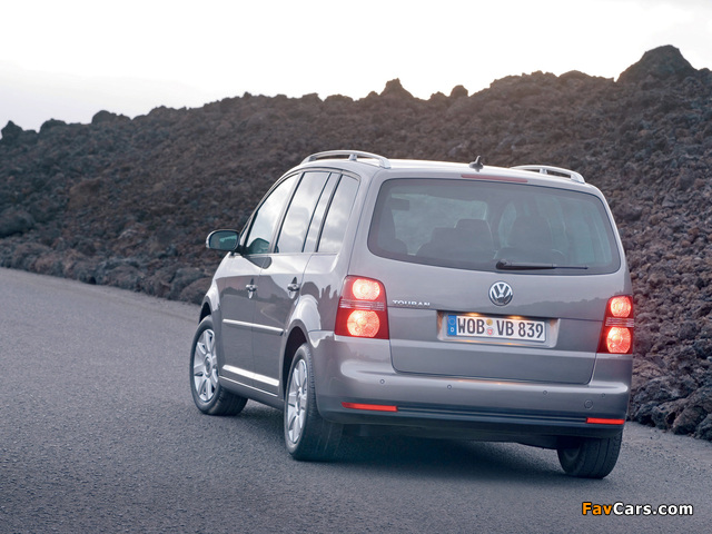 Photos of Volkswagen Touran 2006–10 (640 x 480)