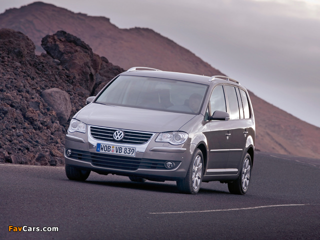 Photos of Volkswagen Touran 2006–10 (640 x 480)