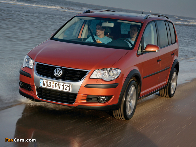 Photos of Volkswagen CrossTouran 2007 (640 x 480)