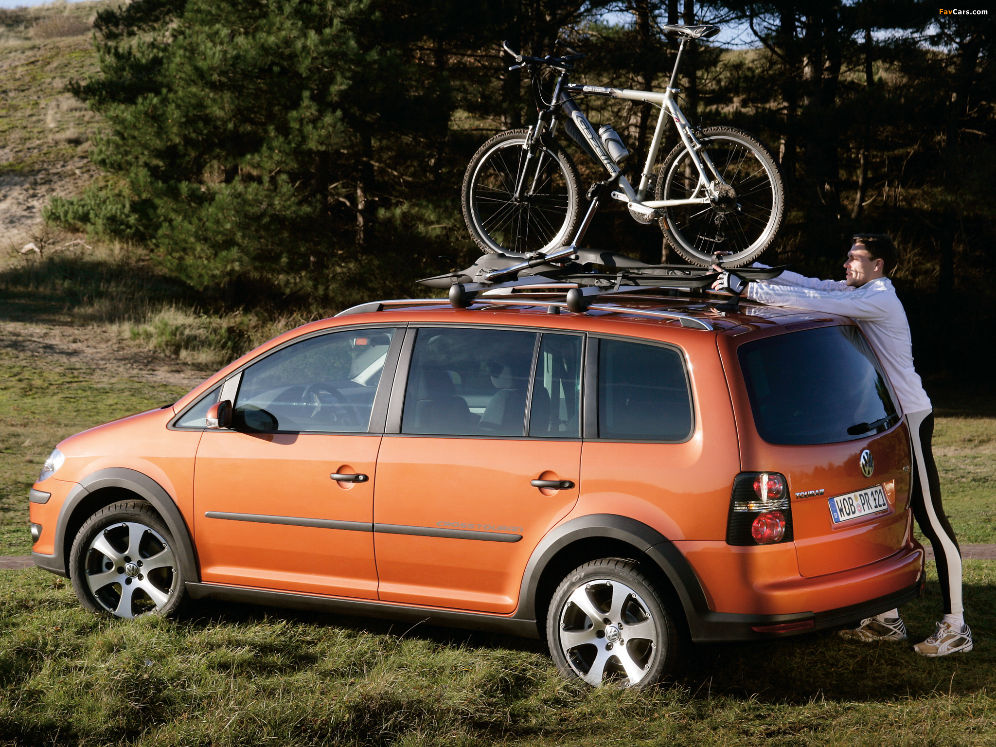 Photos of Volkswagen CrossTouran 2007 (2048 x 1536)