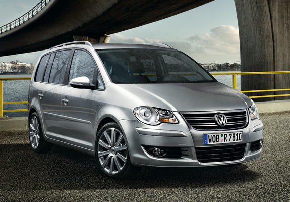 Photos of Volkswagen Touran R-Line Edition 2009–10
