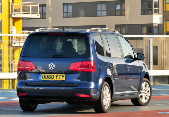 Photos of Volkswagen Touran UK-spec 2010