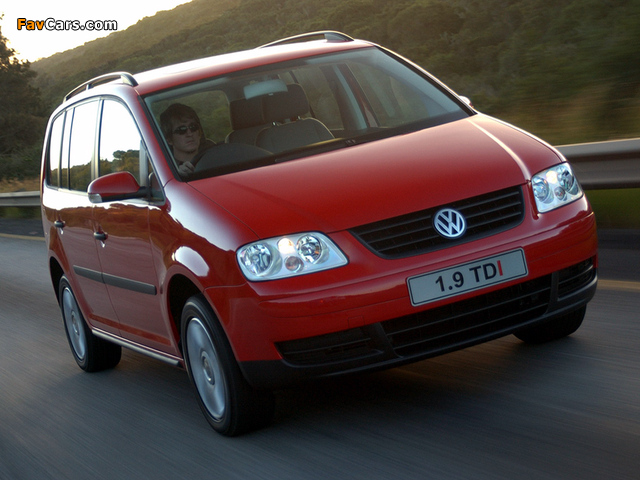 Pictures of Volkswagen Touran ZA-spec 2003–06 (640 x 480)