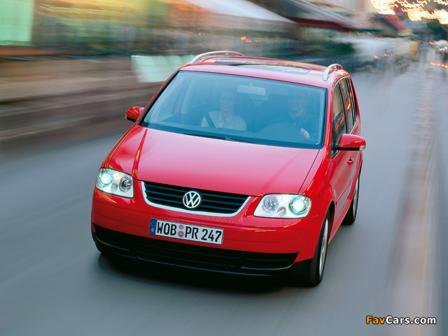 Pictures of Volkswagen Touran 2003–06 (640 x 480)