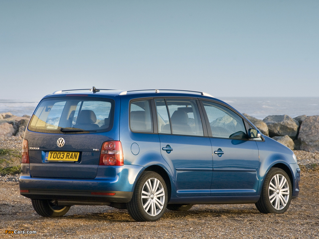 Pictures of Volkswagen Touran UK-spec 2006–10 (1024 x 768)