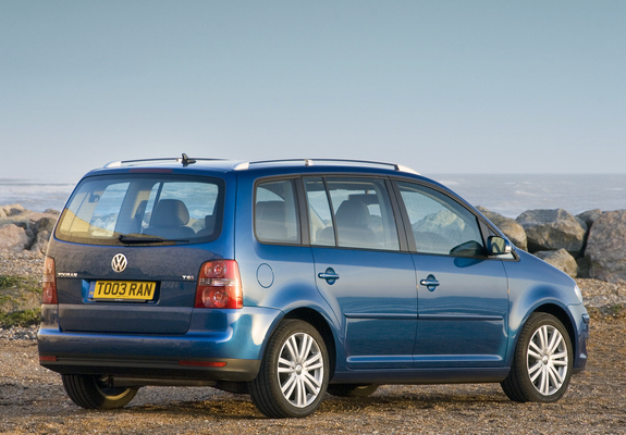 Pictures of Volkswagen Touran UK-spec 2006–10