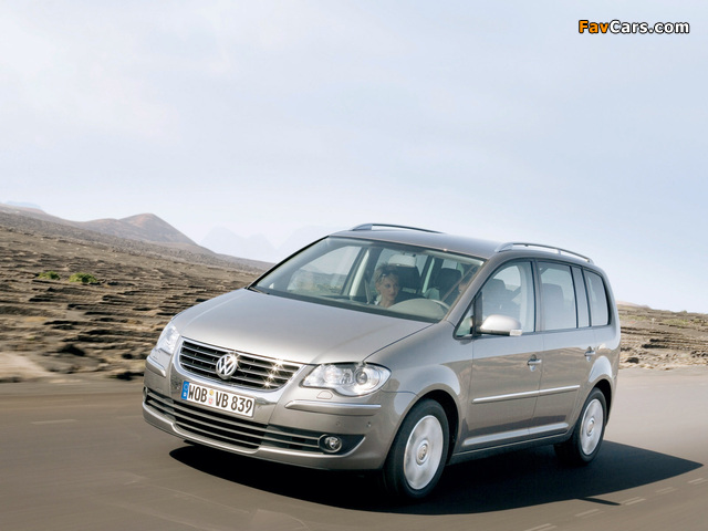 Pictures of Volkswagen Touran 2006–10 (640 x 480)
