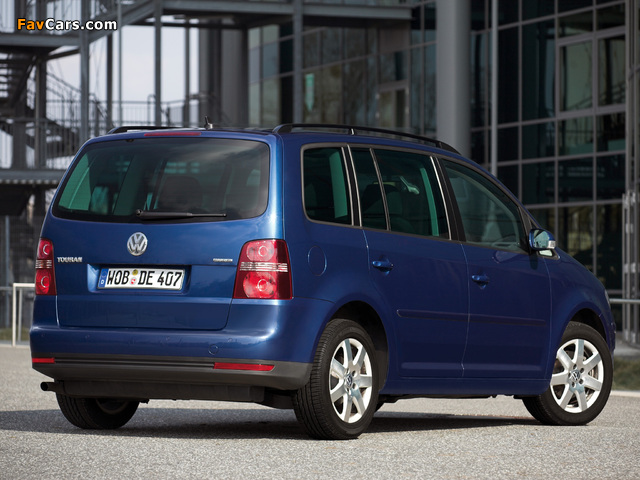 Pictures of Volkswagen Touran EcoFuel 2007–10 (640 x 480)