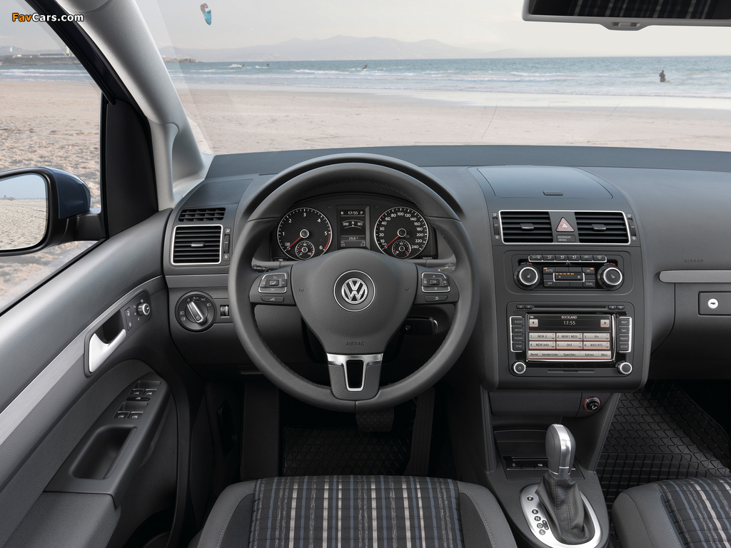 Pictures of Volkswagen CrossTouran 2010 (1024 x 768)