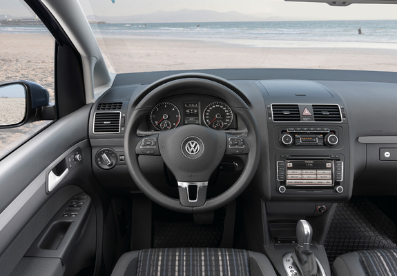 Pictures of Volkswagen CrossTouran 2010