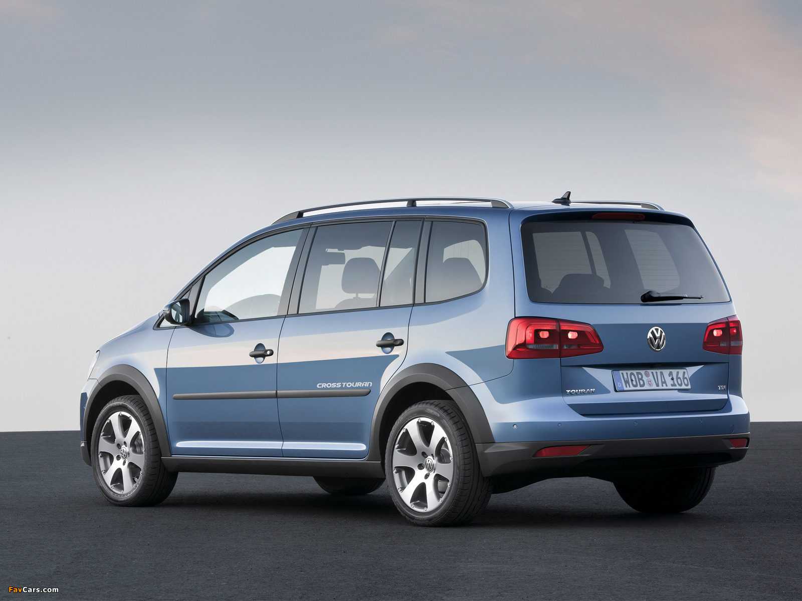 Pictures of Volkswagen CrossTouran 2010 (1600 x 1200)