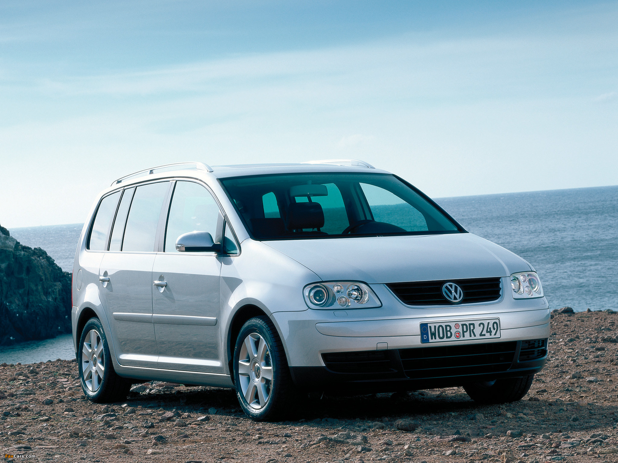 Volkswagen Touran 2003–06 images (2048 x 1536)