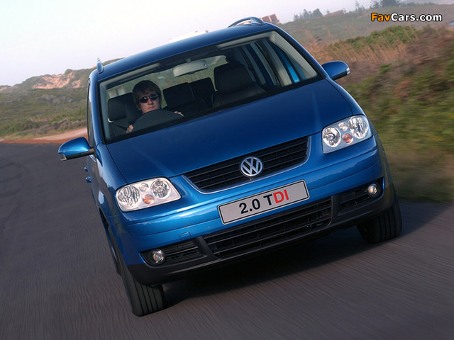 Volkswagen Touran ZA-spec 2003–06 wallpapers (640 x 480)
