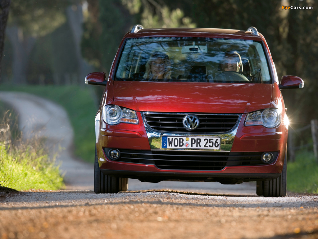 Volkswagen Touran 2006–10 photos (1024 x 768)