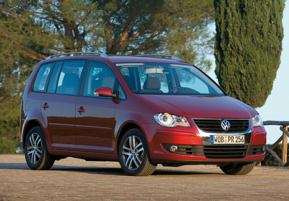 Volkswagen Touran 2006–10 wallpapers