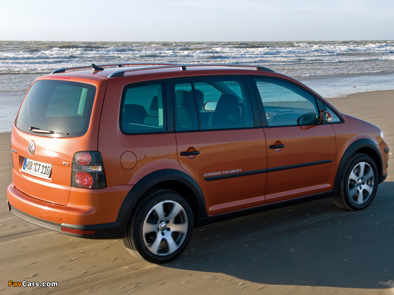 Volkswagen CrossTouran 2007 pictures (800 x 600)