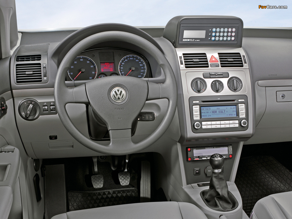 Volkswagen Touran EcoFuel Taxi 2007–10 pictures (1024 x 768)