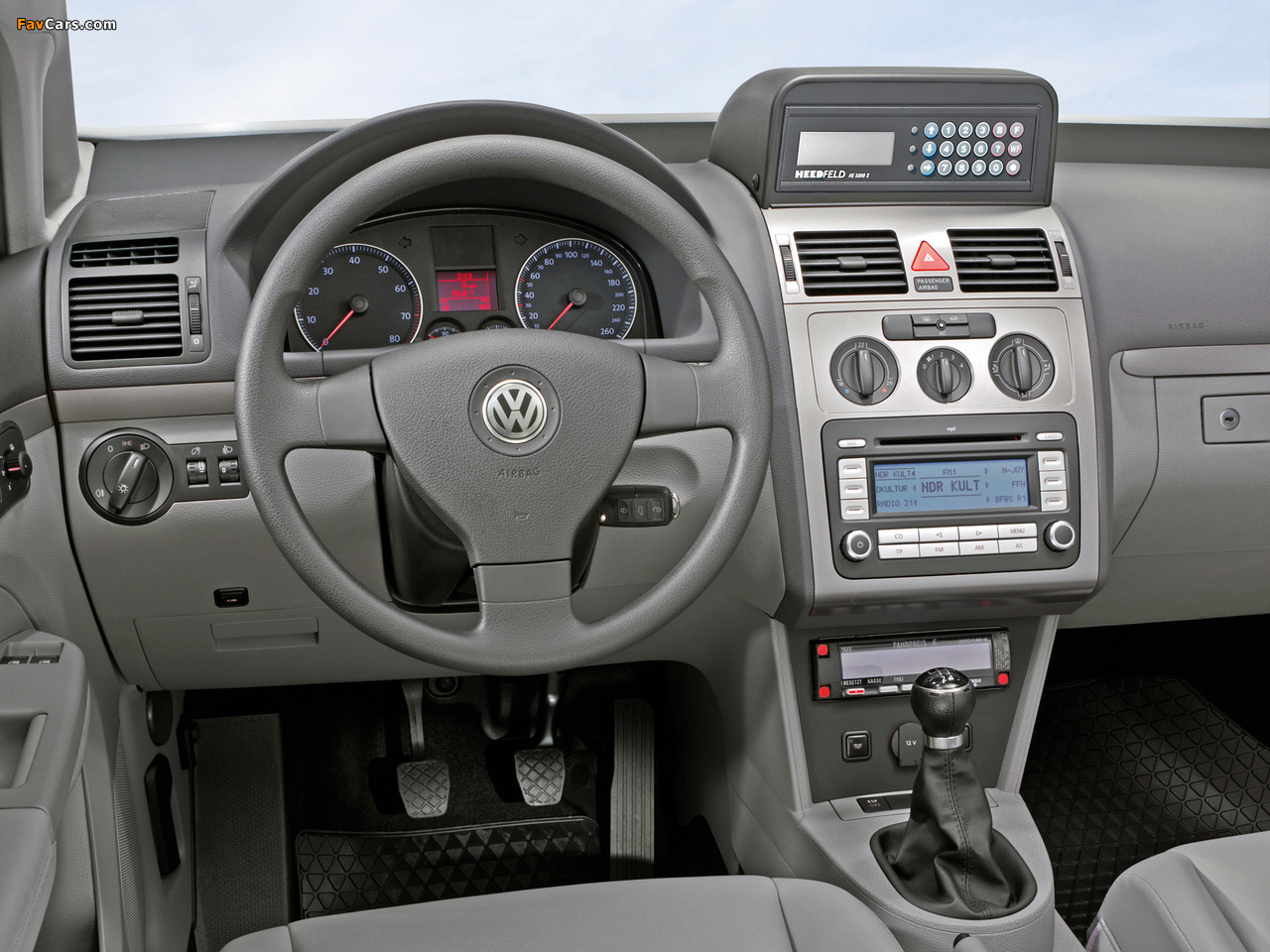 Volkswagen Touran EcoFuel Taxi 2007–10 pictures (1280 x 960)