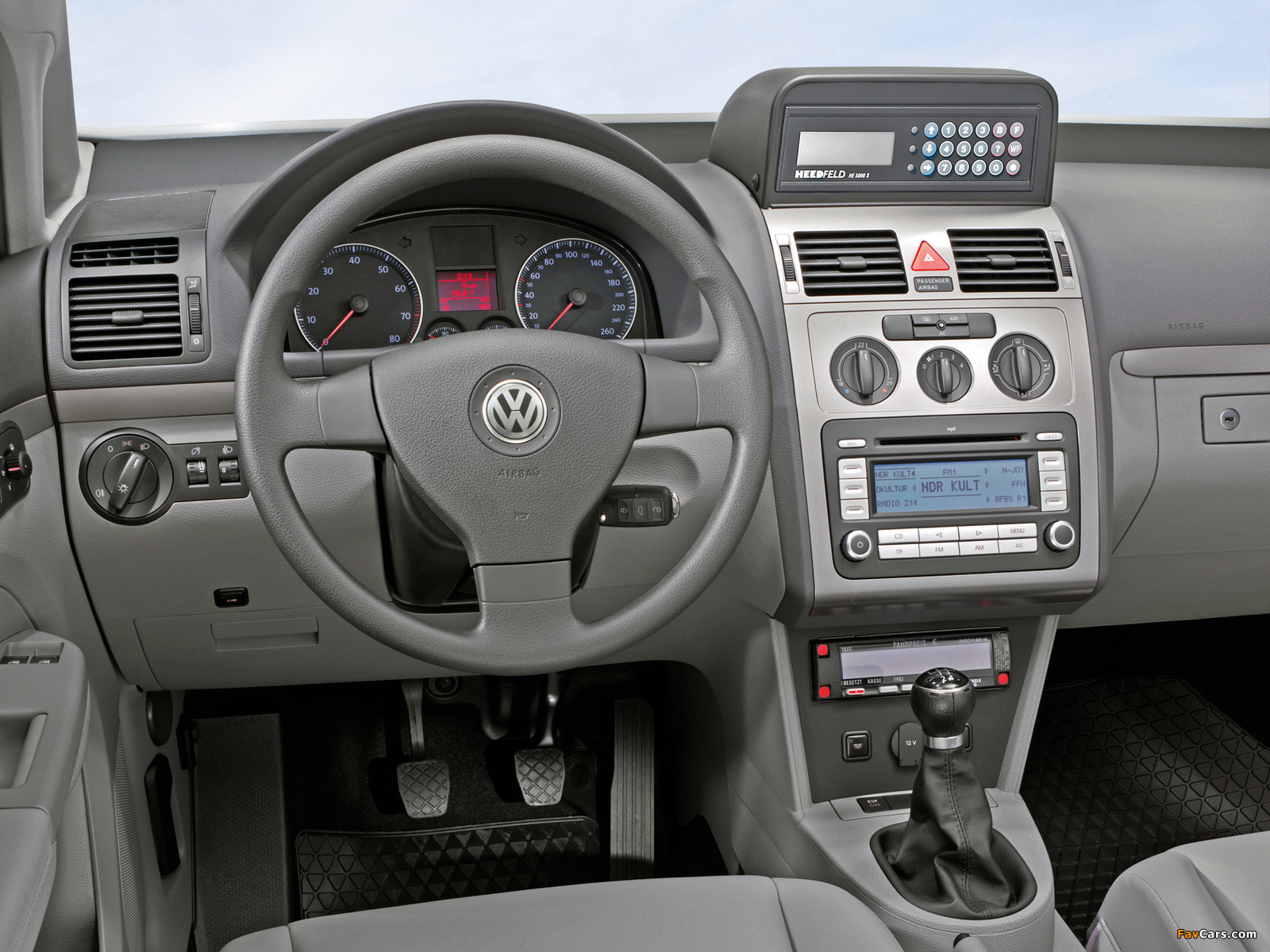 Volkswagen Touran EcoFuel Taxi 2007–10 pictures (1600 x 1200)