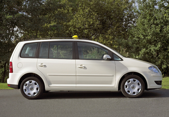 Volkswagen Touran EcoFuel Taxi 2007–10 wallpapers