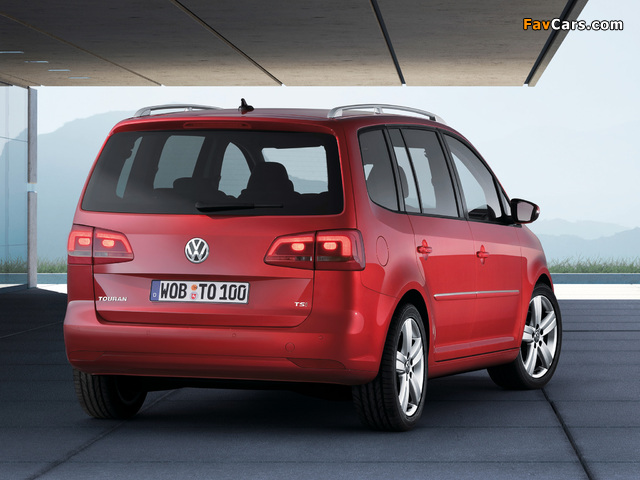 Volkswagen Touran 2010 images (640 x 480)