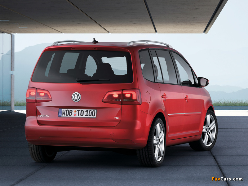 Volkswagen Touran 2010 images (800 x 600)