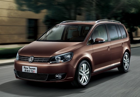 Volkswagen Touran CN-spec 2010 images