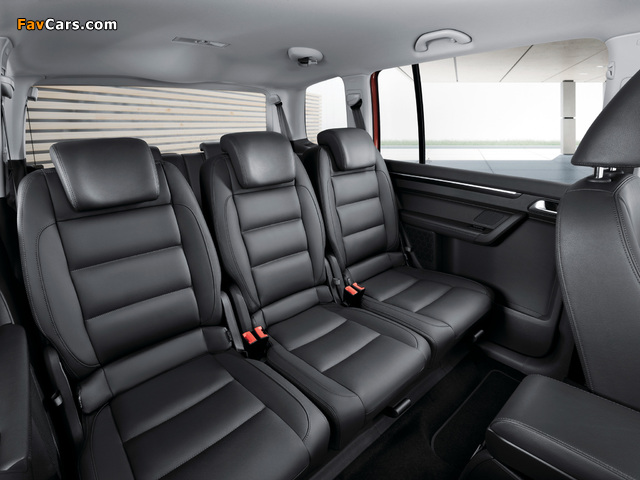 Volkswagen Touran 2010 pictures (640 x 480)