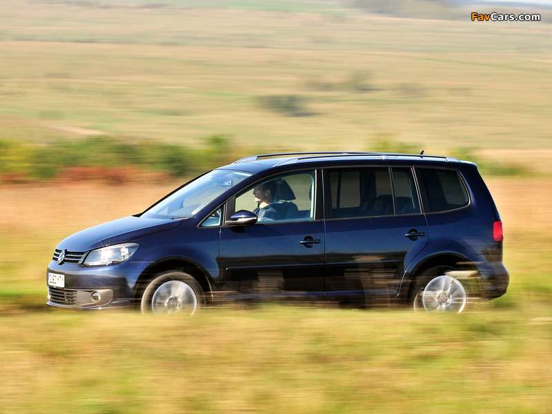 Volkswagen Touran UK-spec 2010 wallpapers (800 x 600)