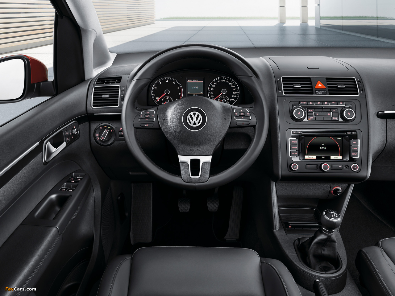 Volkswagen Touran 2010 wallpapers (1280 x 960)