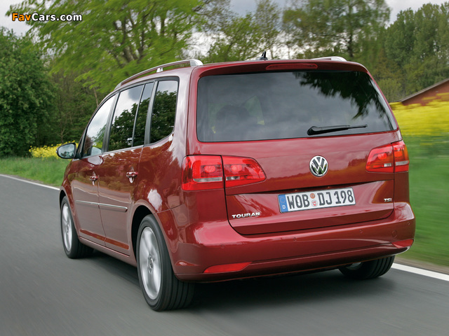 Volkswagen Touran 2010 wallpapers (640 x 480)
