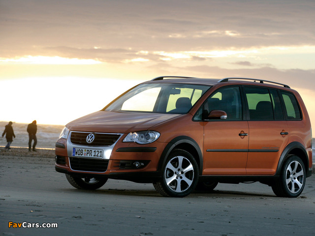 Volkswagen CrossTouran 2007 wallpapers (640 x 480)