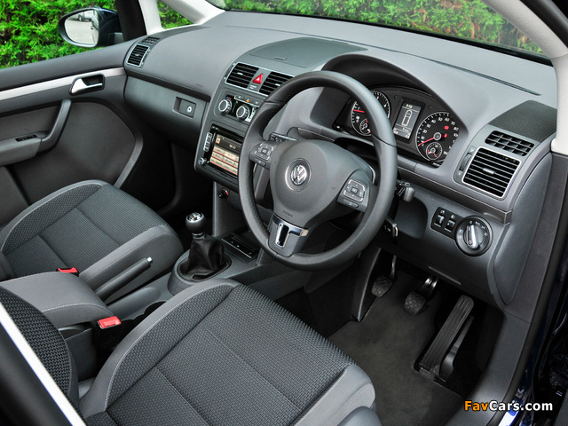 Volkswagen Touran UK-spec 2010 wallpapers (640 x 480)