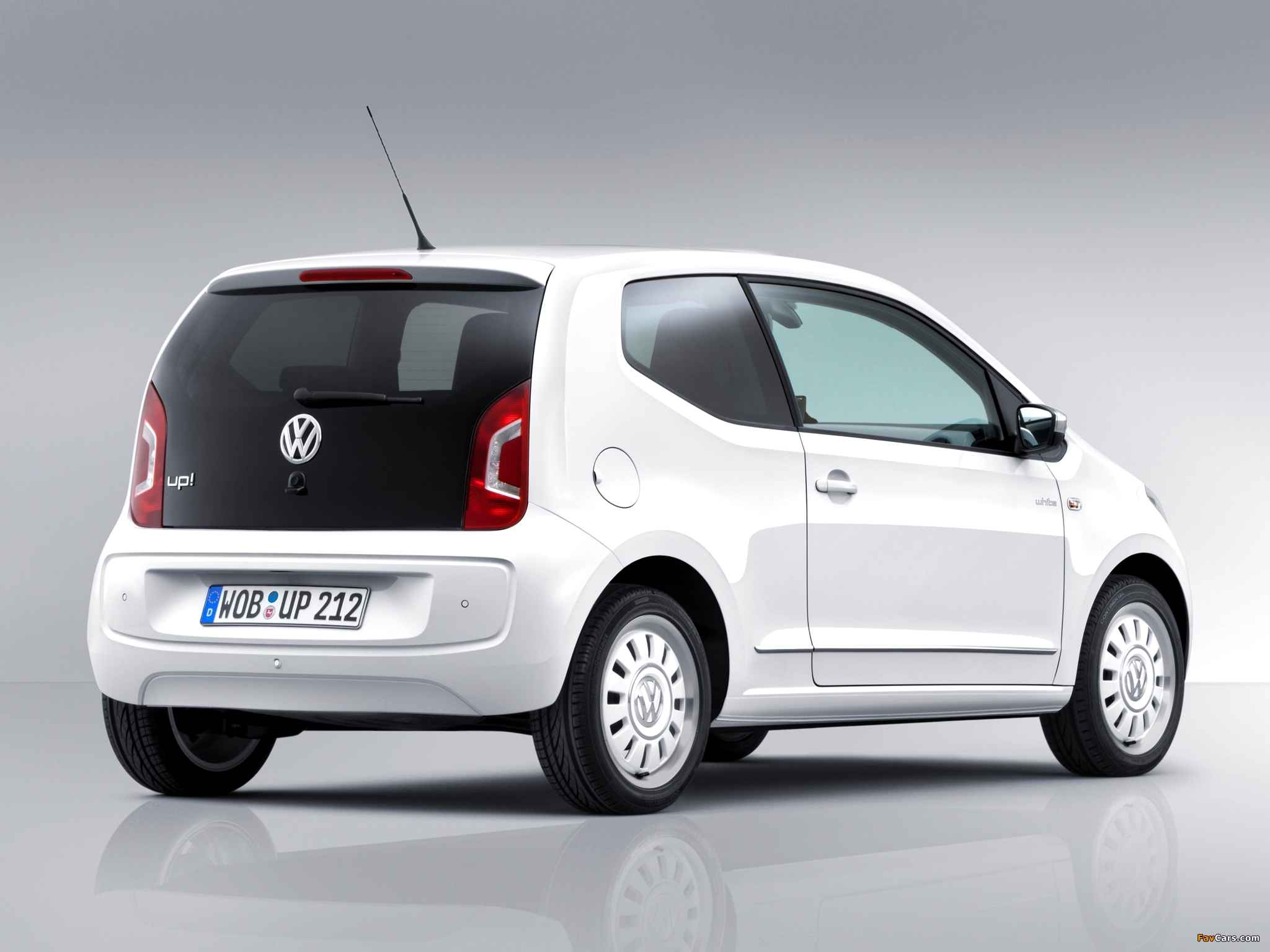 Volkswagen up! White 3-door 2011 pictures (2048 x 1536)