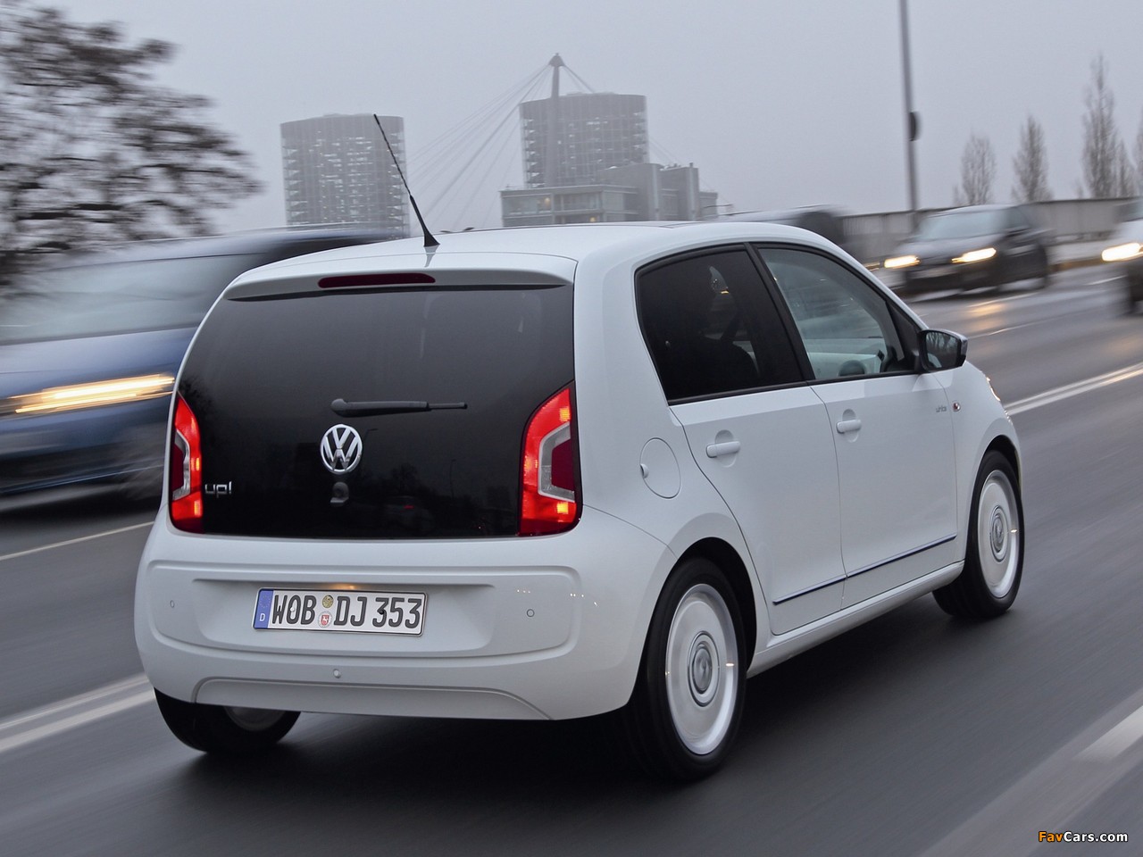 Volkswagen up! White 5-door 2012 pictures (1280 x 960)