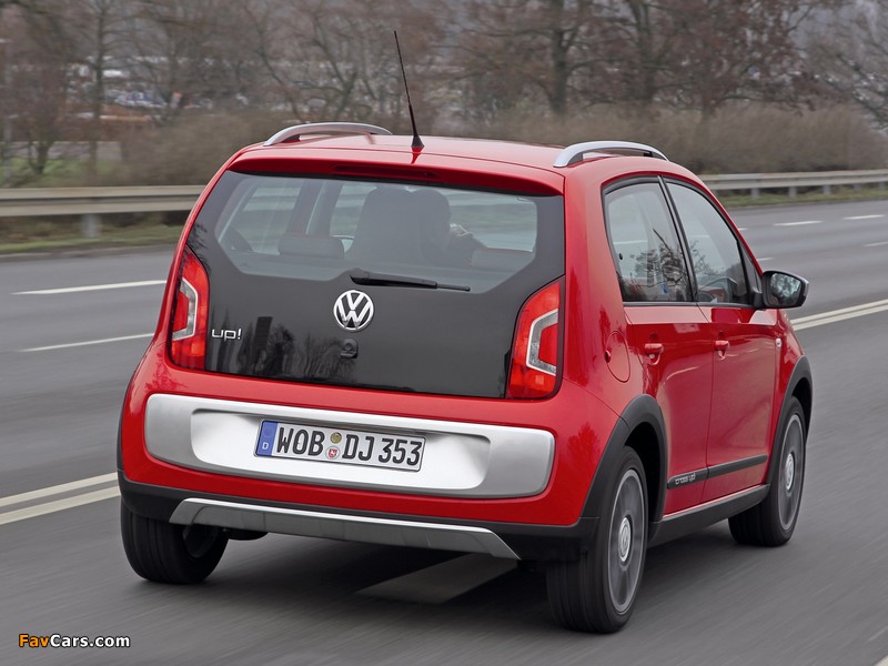 Volkswagen cross up! Prototype 2012 pictures (800 x 600)